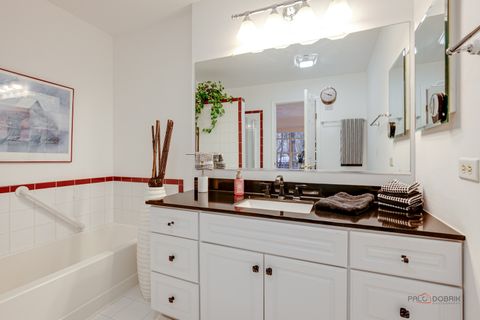 Tiny photo for 686 Grosse Pointe Circle, Vernon Hills, IL 60061 (MLS # 12527451)