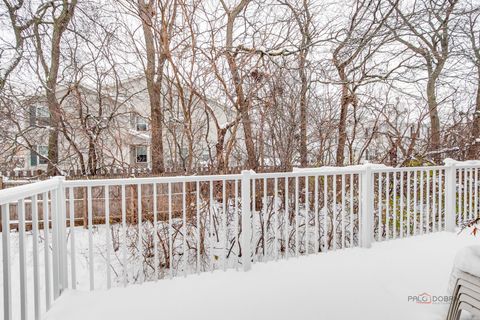 Tiny photo for 686 Grosse Pointe Circle, Vernon Hills, IL 60061 (MLS # 12527451)