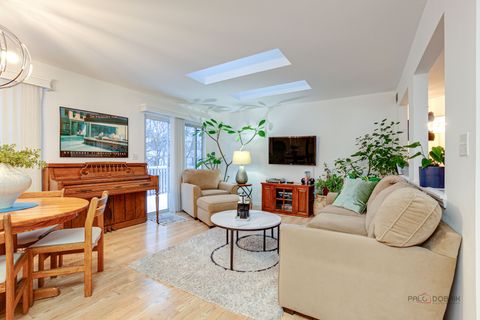 Tiny photo for 686 Grosse Pointe Circle, Vernon Hills, IL 60061 (MLS # 12527451)