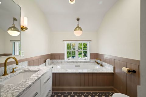 Tiny photo for 955 E Ringwood Road, Lake Forest, IL 60045 (MLS # 12645777)