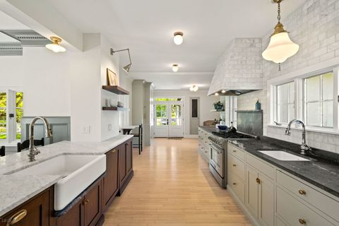 Tiny photo for 955 E Ringwood Road, Lake Forest, IL 60045 (MLS # 12645777)