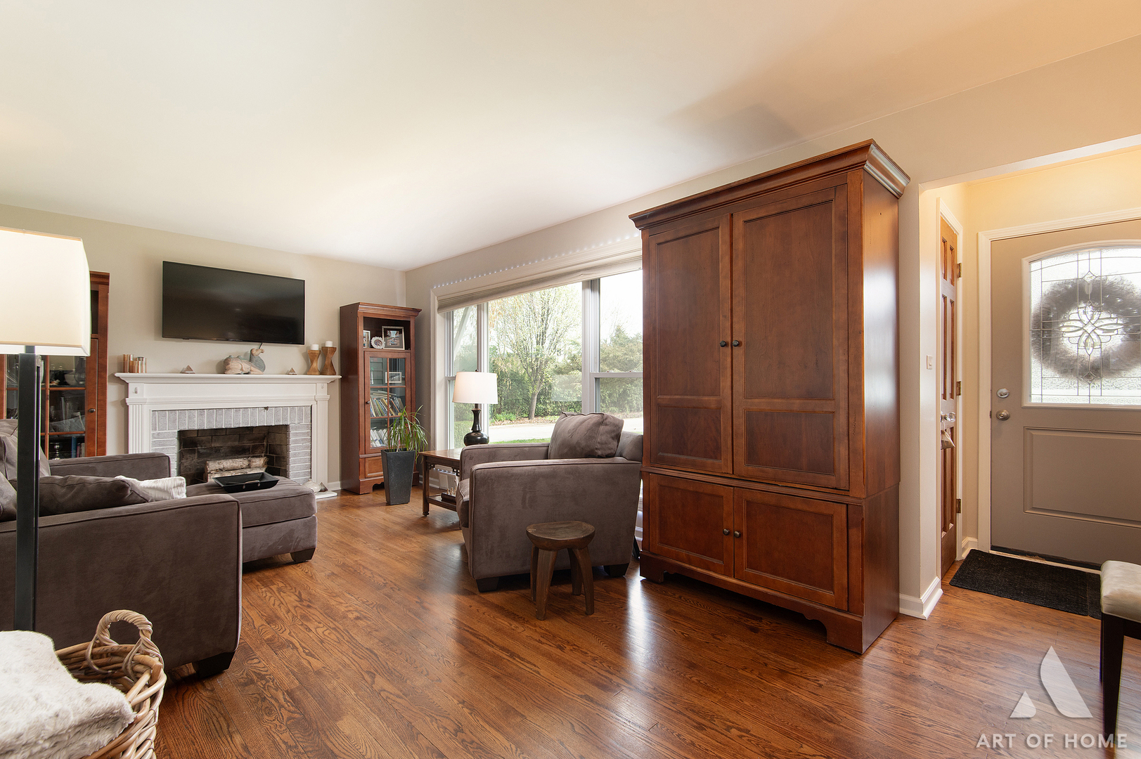 348 N Schiller Street