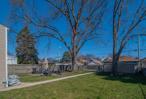 Tiny photo for 1513 Clinton Avenue, Berwyn, IL 60402 (MLS # 12540978)