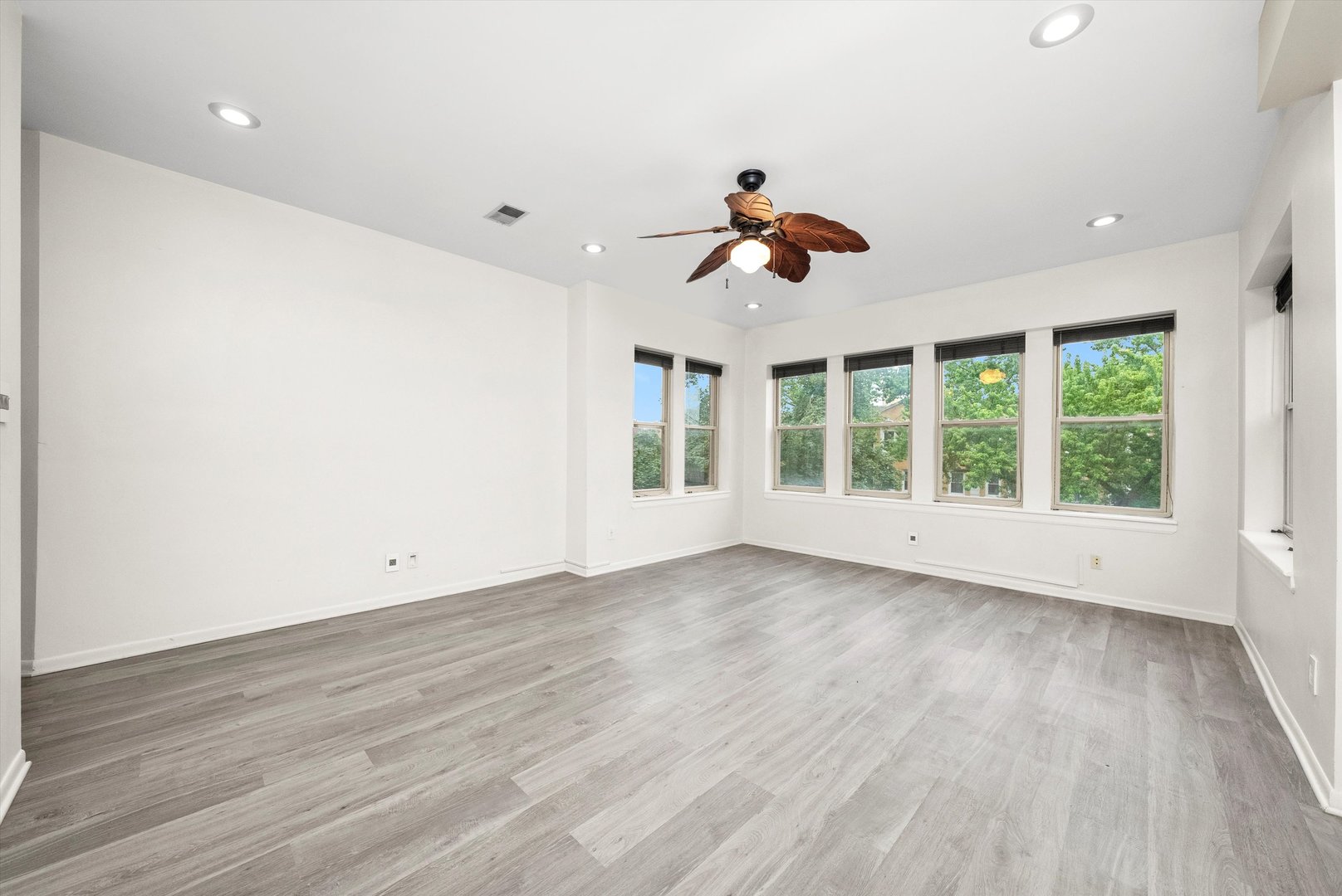 2060 W Fargo Avenue 3