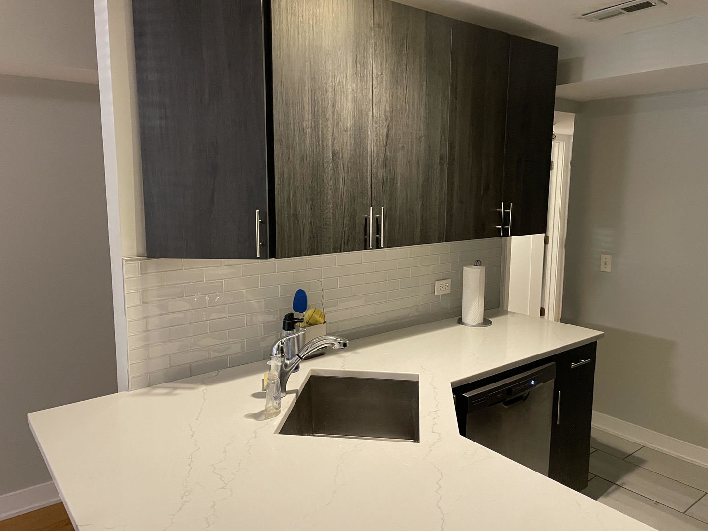 1933 N Sedgwick Street G