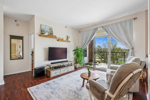 Tiny photo for 3125 Town Square Drive #405, Rolling Meadows, IL 60008 (MLS # 12623624)