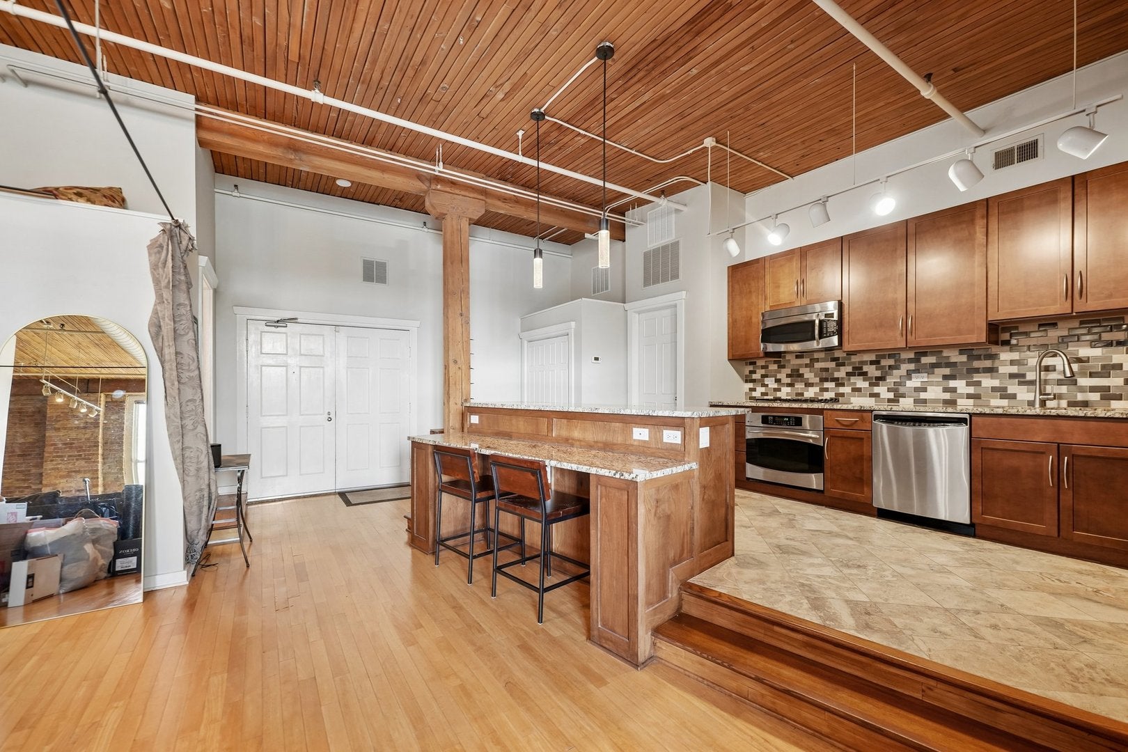 1725 W North Avenue 402