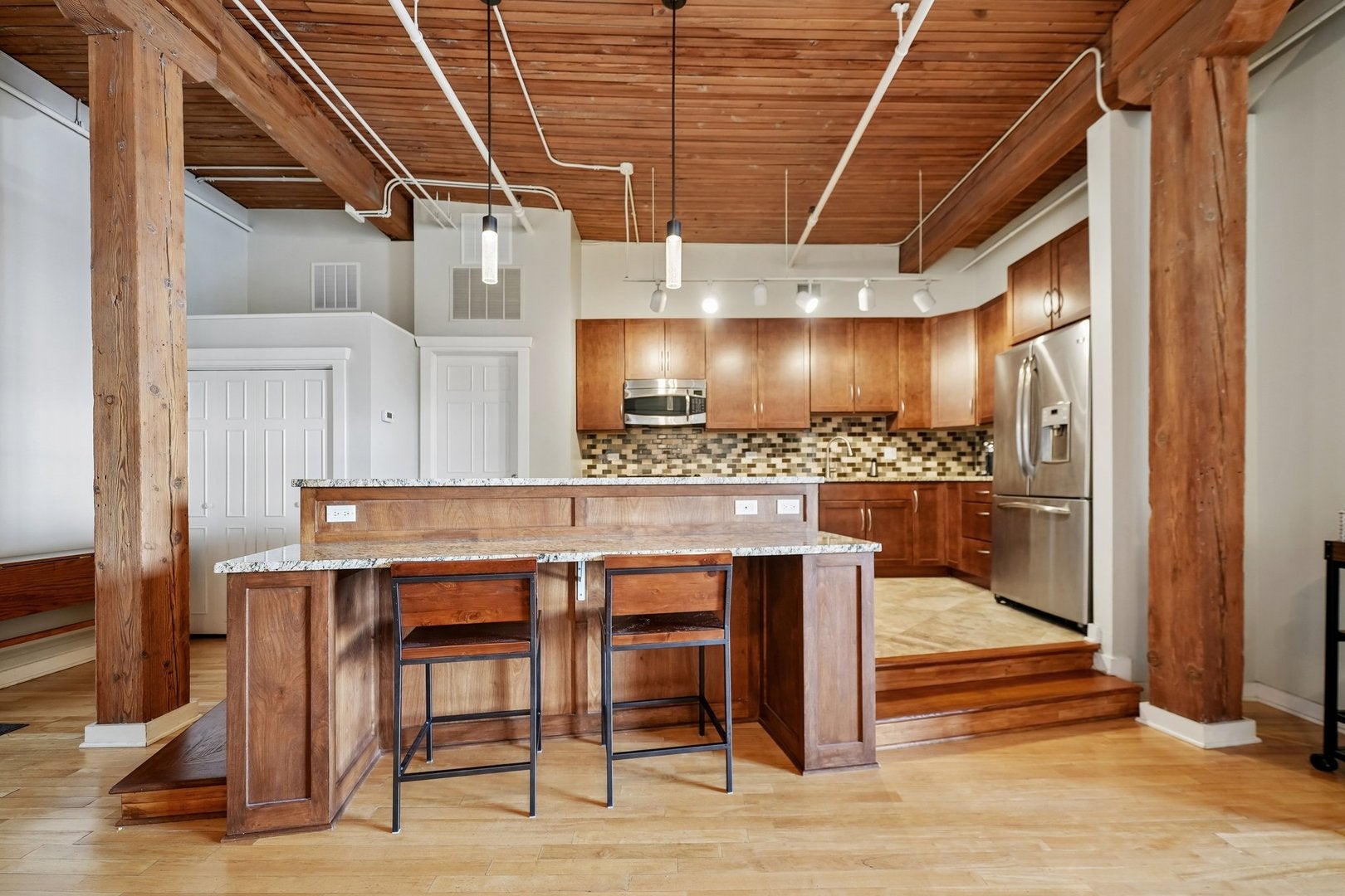 1725 W North Avenue 402