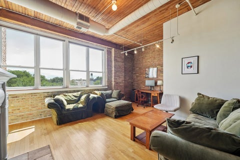 Tiny photo for 1725 W North Avenue #402, Chicago, IL 60622 (MLS # 12735341)