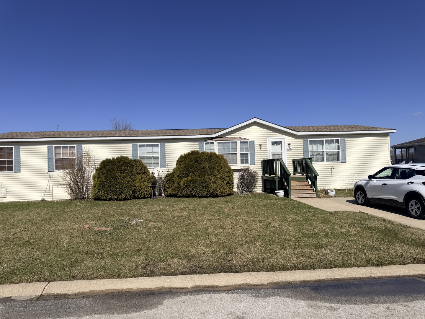 198 Blue Jay Drive