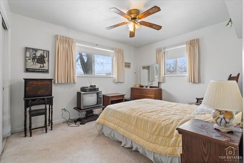 Tiny photo for Glenview, IL 60026 (MLS # 12595640)