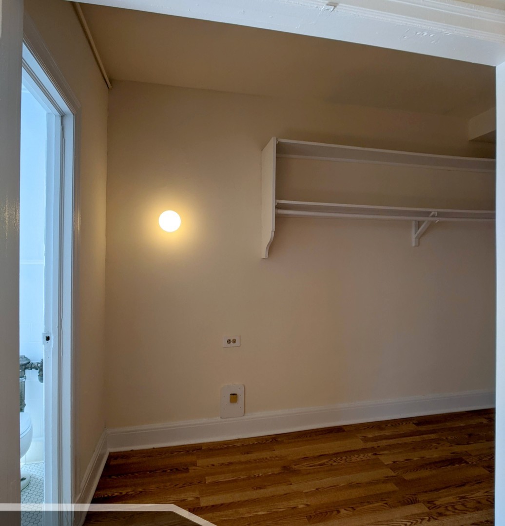 3335 W Diversey Avenue 219