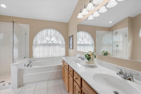 Tiny photo for 20 Bridlepath Drive, Lindenhurst, IL 60046 (MLS # 12764072)