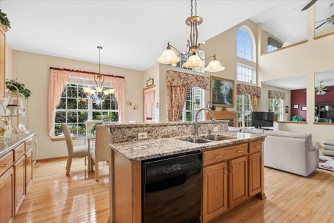Tiny photo for 20 Bridlepath Drive, Lindenhurst, IL 60046 (MLS # 12764072)