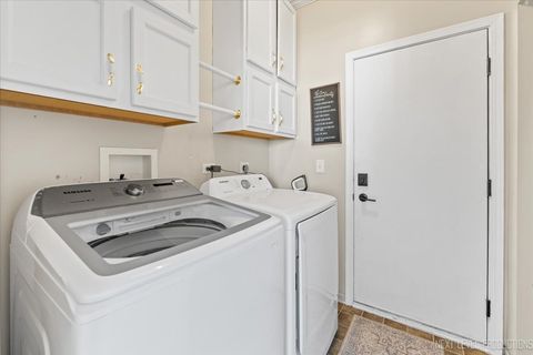 Tiny photo for 199 Vale Avenue, Sugar Grove, IL 60554 (MLS # 12494917)