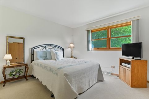 Tiny photo for 851 Glenview Avenue, Mundelein, IL 60060 (MLS # 12567656)