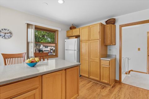 Tiny photo for 851 Glenview Avenue, Mundelein, IL 60060 (MLS # 12567656)