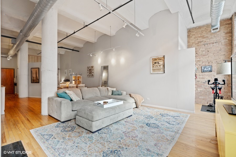 1000 W Washington Street 413