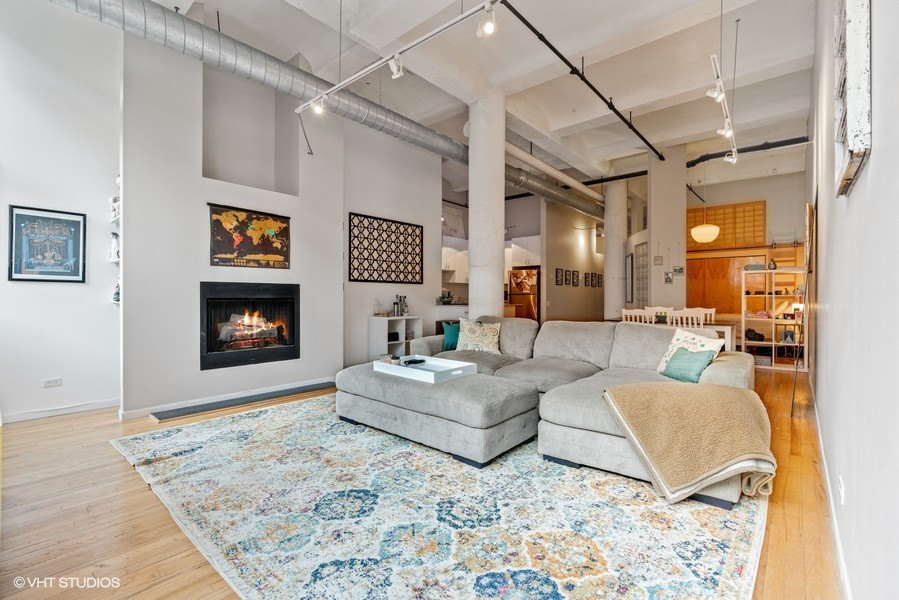 1000 W Washington Street 413