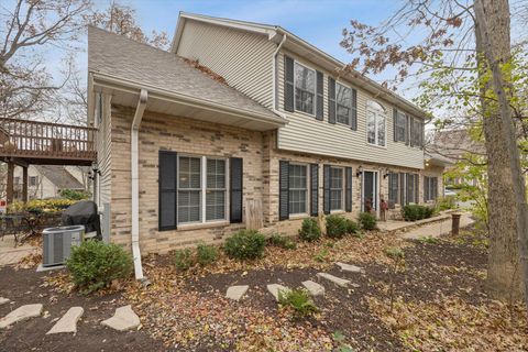 Photo of 1325 Laurel Oaks Drive, Streamwood, IL 60107 (MLS # 12525750)