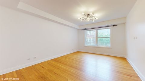 Tiny photo for 1546 W Sherwin Avenue #2N, Chicago, IL 60626 (MLS # 12646399)