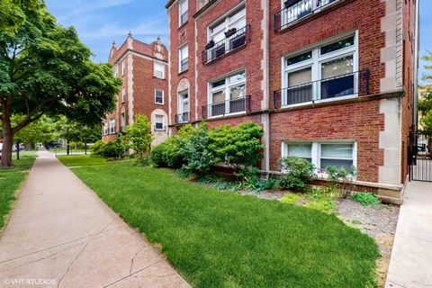 Tiny photo for 1546 W Sherwin Avenue #2N, Chicago, IL 60626 (MLS # 12646399)
