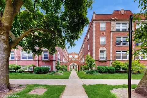 Photo of 1546 W Sherwin Avenue #2N, Chicago, IL 60626 (MLS # 12646399)
