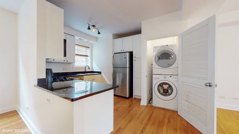 Tiny photo for 1546 W Sherwin Avenue #2N, Chicago, IL 60626 (MLS # 12646399)