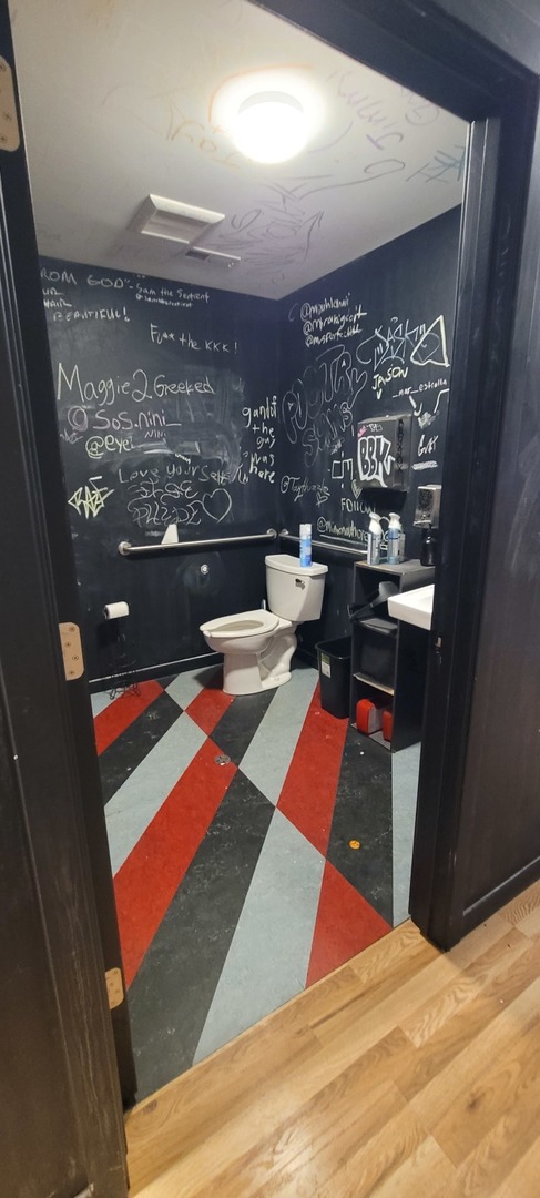 1180 N Milwaukee Avenue