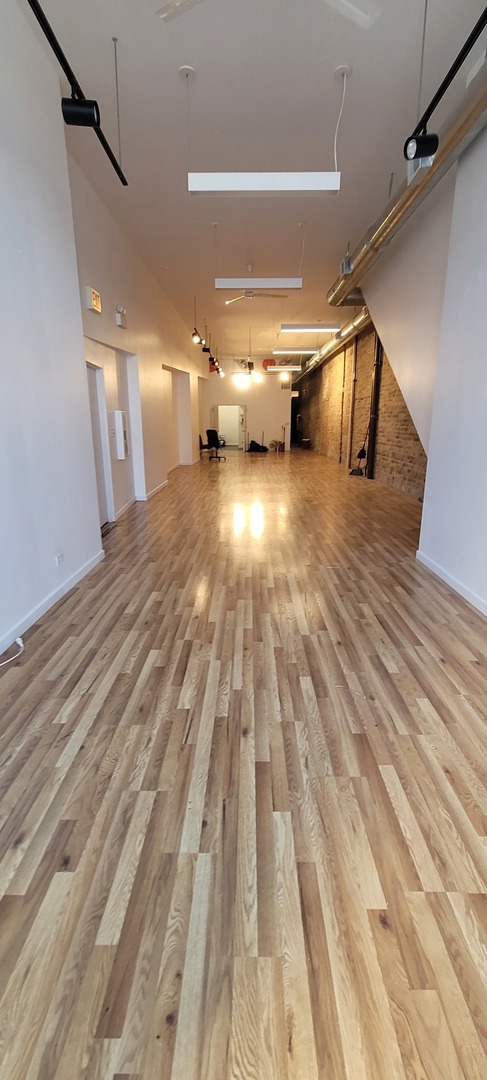 1180 N Milwaukee Avenue