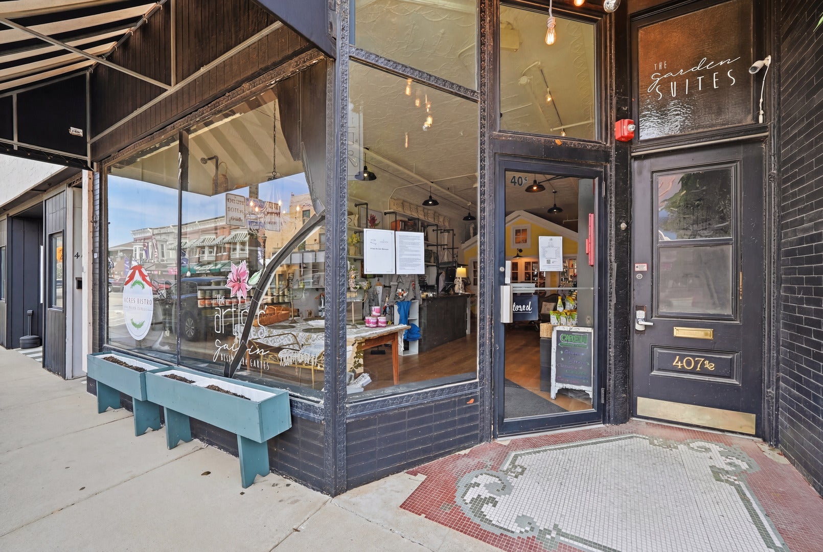 407 Lincoln Highway