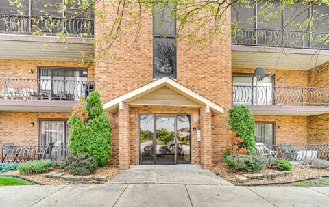 Tiny photo for 16807 81st Avenue #1S, Tinley Park, IL 60477 (MLS # 12709762)