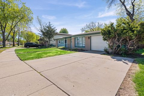 Tiny photo for 1011 Beverly Drive, Wheeling, IL 60090 (MLS # 12650969)