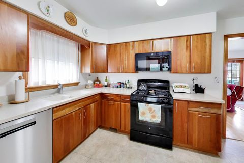 Tiny photo for 311 Elm Street, Glen Ellyn, IL 60137 (MLS # 12614980)