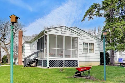 Tiny photo for 311 Elm Street, Glen Ellyn, IL 60137 (MLS # 12614980)