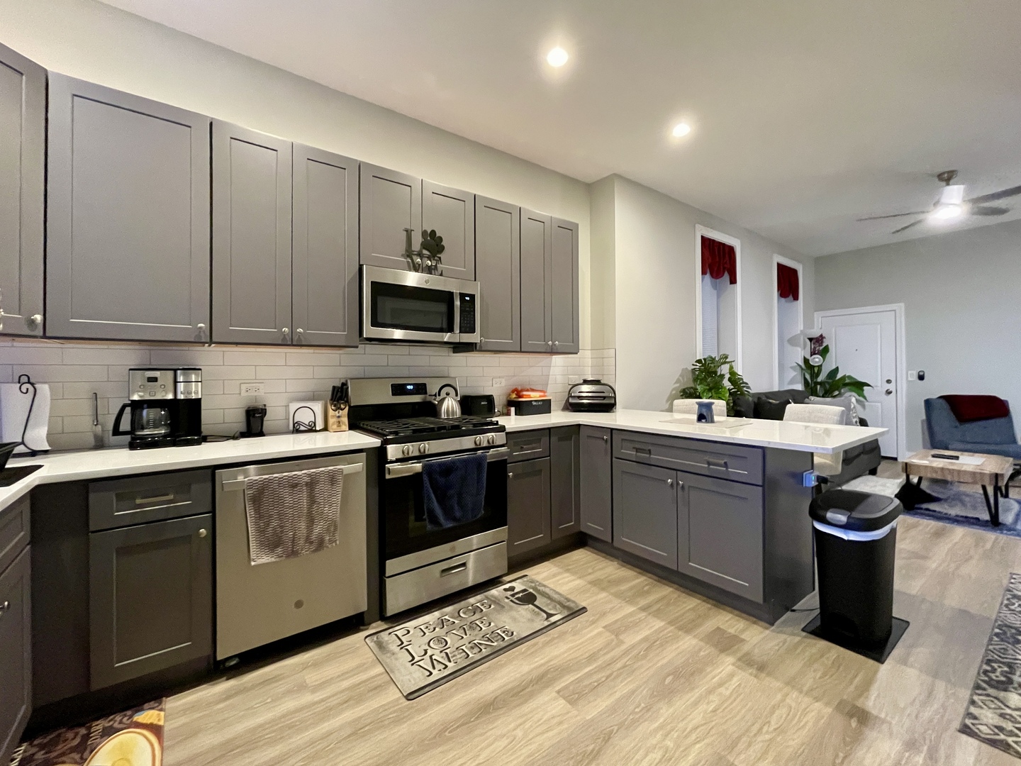 1725 N Honore Street 1R