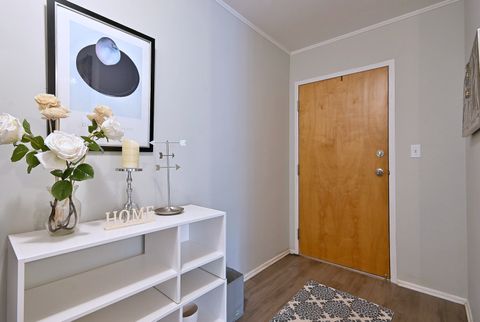 Tiny photo for 360 Claymoor Avenue #2E, Hinsdale, IL 60521 (MLS # 12618931)
