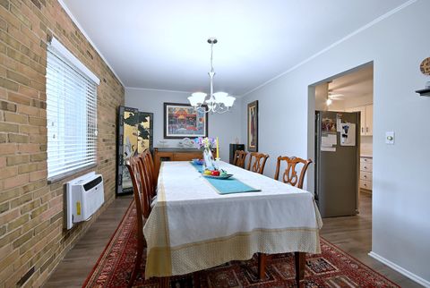 Tiny photo for 360 Claymoor Avenue #2E, Hinsdale, IL 60521 (MLS # 12618931)