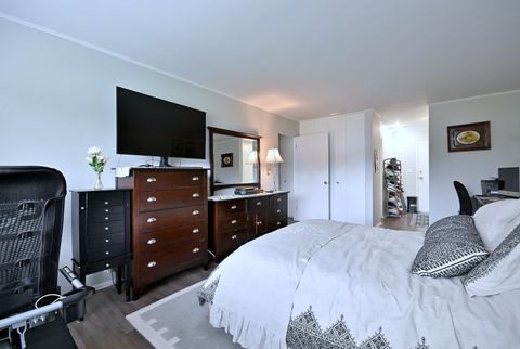 Tiny photo for 360 Claymoor Avenue #2E, Hinsdale, IL 60521 (MLS # 12618931)