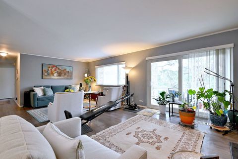 Tiny photo for 360 Claymoor Avenue #2E, Hinsdale, IL 60521 (MLS # 12618931)