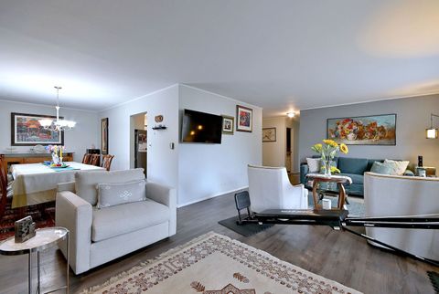 Tiny photo for 360 Claymoor Avenue #2E, Hinsdale, IL 60521 (MLS # 12618931)