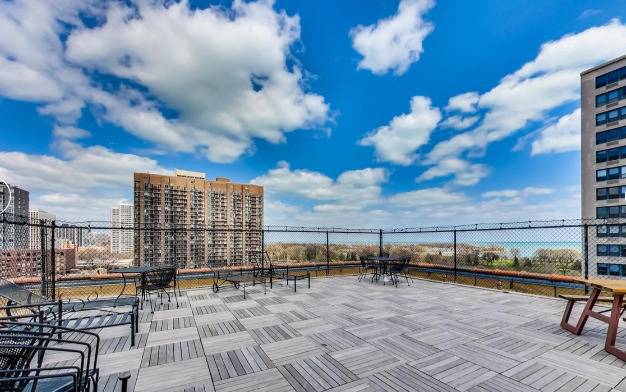 708 W Bittersweet Place 801