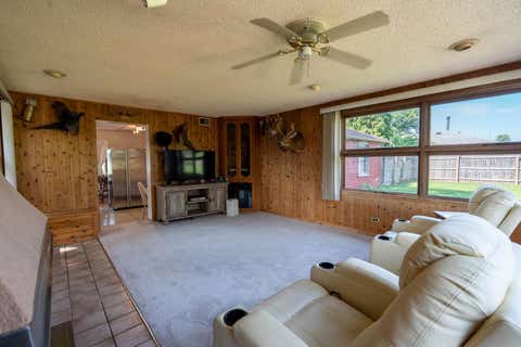 Tiny photo for 1100 S Columbine Avenue, Lombard, IL 60148 (MLS # 12651442)
