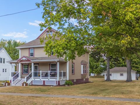 Tiny photo for 597 E 3rd Street, El Paso, IL 61738 (MLS # 12476994)