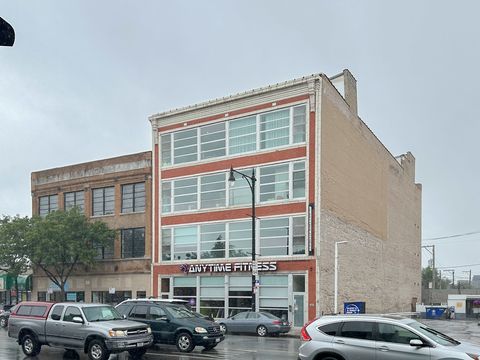 2412 W NORTH Avenue 4W Chicago IL 60647