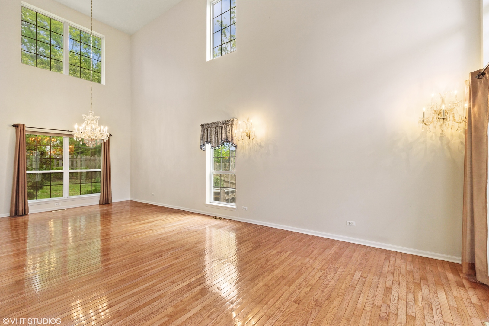 1820 S Falcon Drive