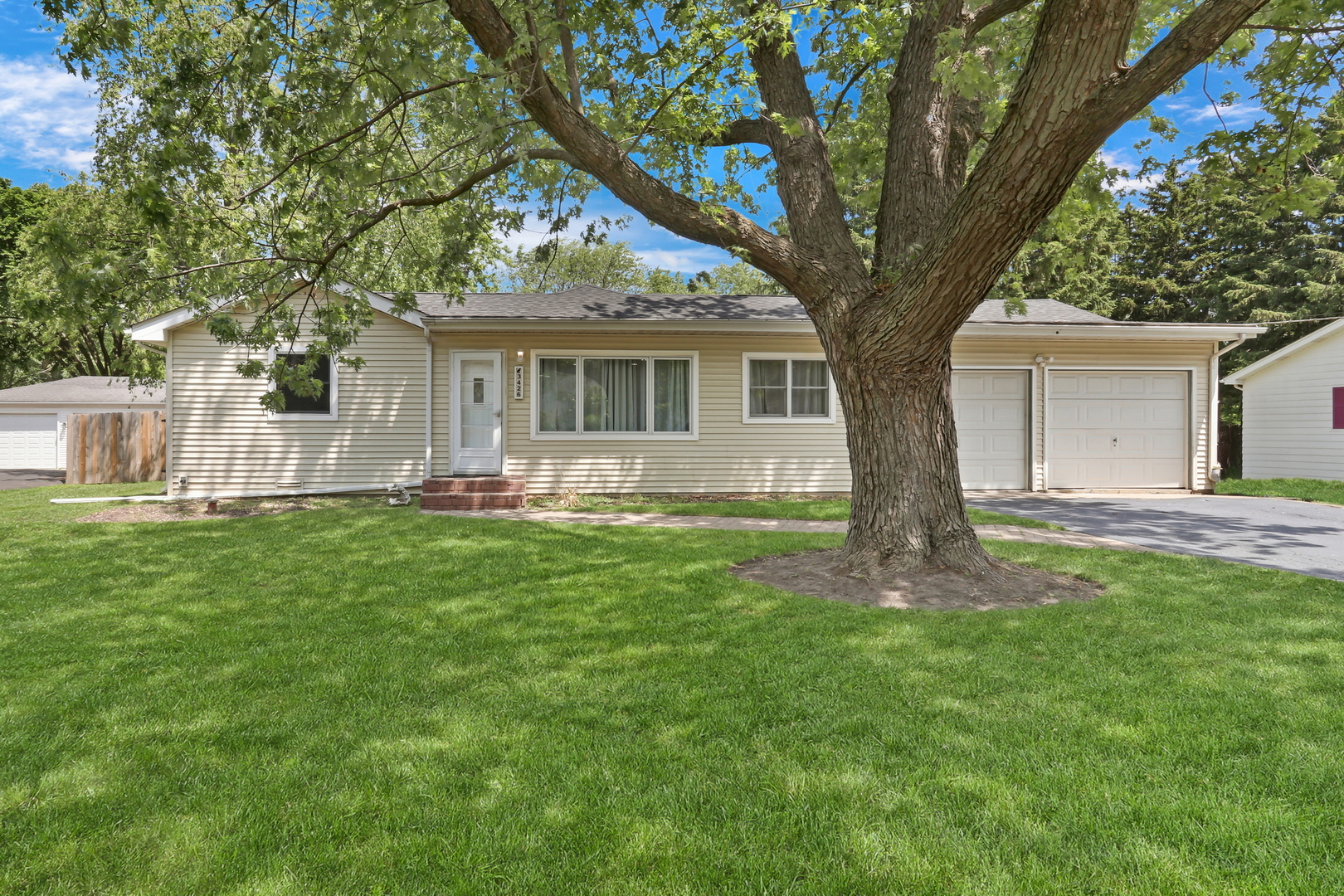 3426 Country Club Avenue