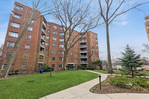 Tiny photo for 1860 Sherman Avenue #4SW, Evanston, IL 60201 (MLS # 12604548)