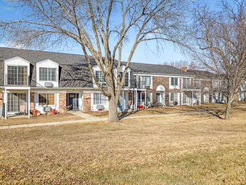 Photo of 706 Kiwanis Drive #4, Freeport, IL 61032 (MLS # 12629201)