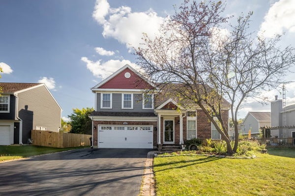 1575 STOCKTON LN, CRYSTAL LAKE, IL 60014 - Image dac82ea353e995fc4193e1b3c832baac/3115991410